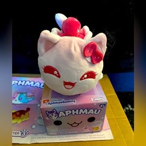 NWT Aphmau Meemeow plush Strawberry Shortcake cat Litter 3